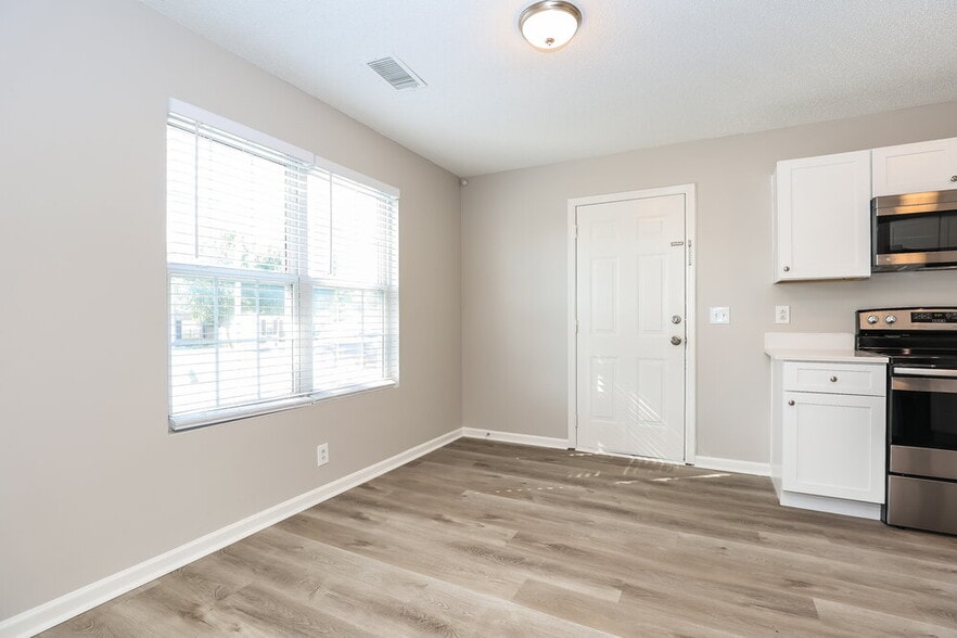 Building Photo - 2728 Painted Pony Dr