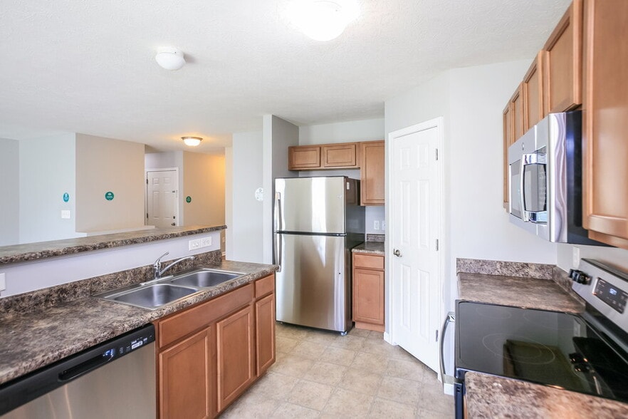 Building Photo - 8415 Gates Corner Dr