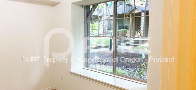 Building Photo - 1572 SW 175th Ave