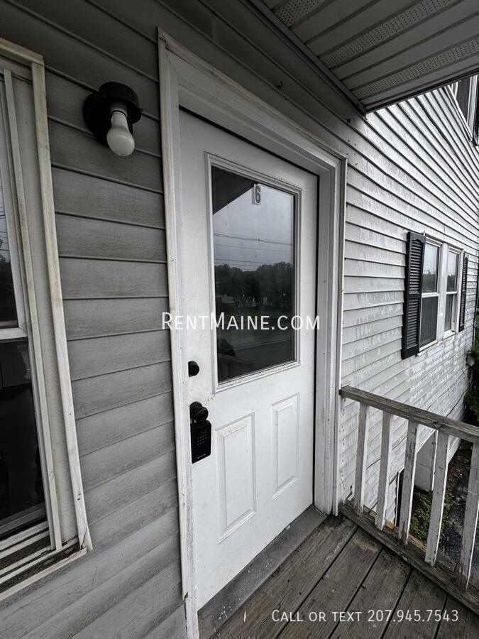 Building Photo - 114 Riverside Dr