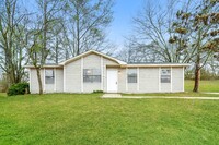 Building Photo - Cozy 3 Bedroom Home in Center Point, AL