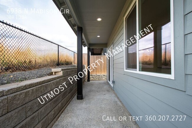 Building Photo - Beautiful New 3BD home in Brand New Commun...