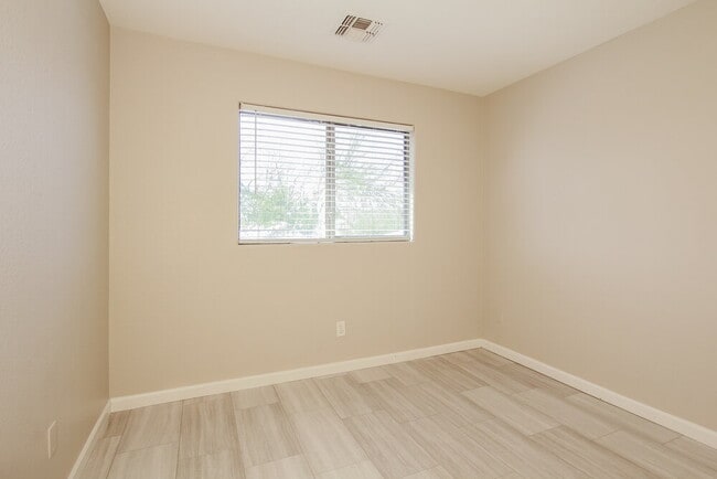 Building Photo - 4538 W Fawn Dr