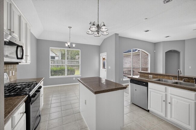 Building Photo - 26 Millport Dr