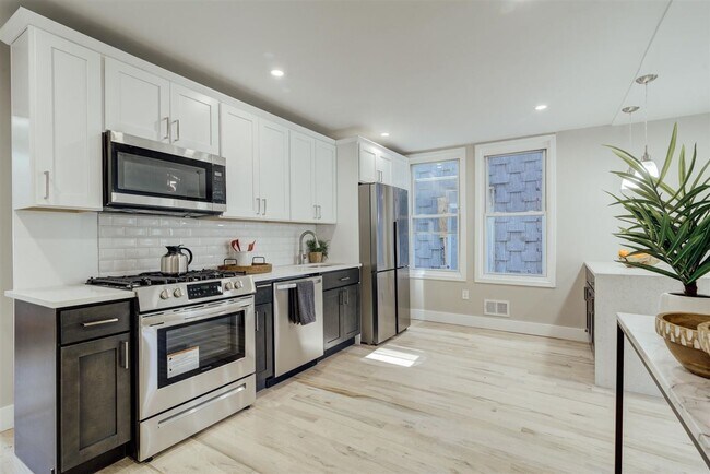 Building Photo - 791 Communipaw Ave