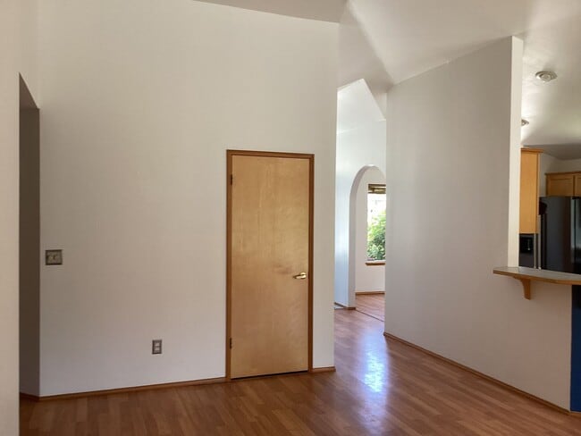 Building Photo - Spacious Lake Stevens Rambler with A/C