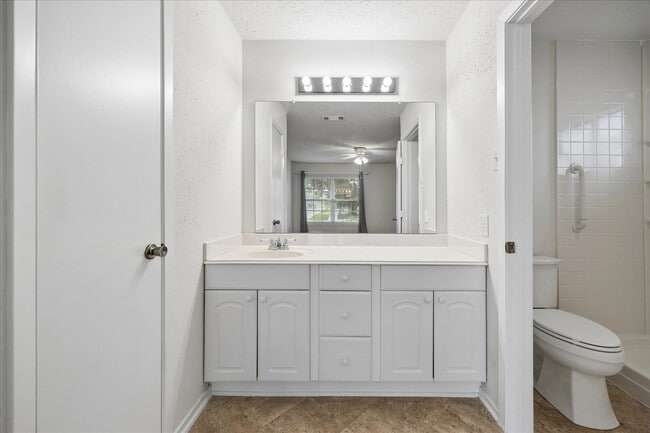 Building Photo - 218 Tara Plantation Dr