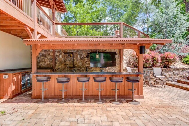 Building Photo - 2870 Roanoke Rd