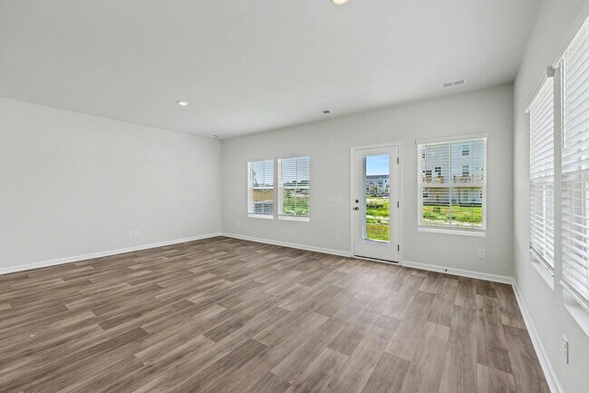 Building Photo - 762 Ridgley Dr
