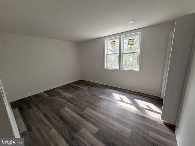 Building Photo - 1235 Elson Rd
