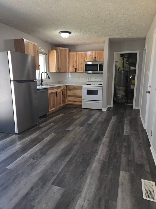 Building Photo - 3111 Pawnee Dr