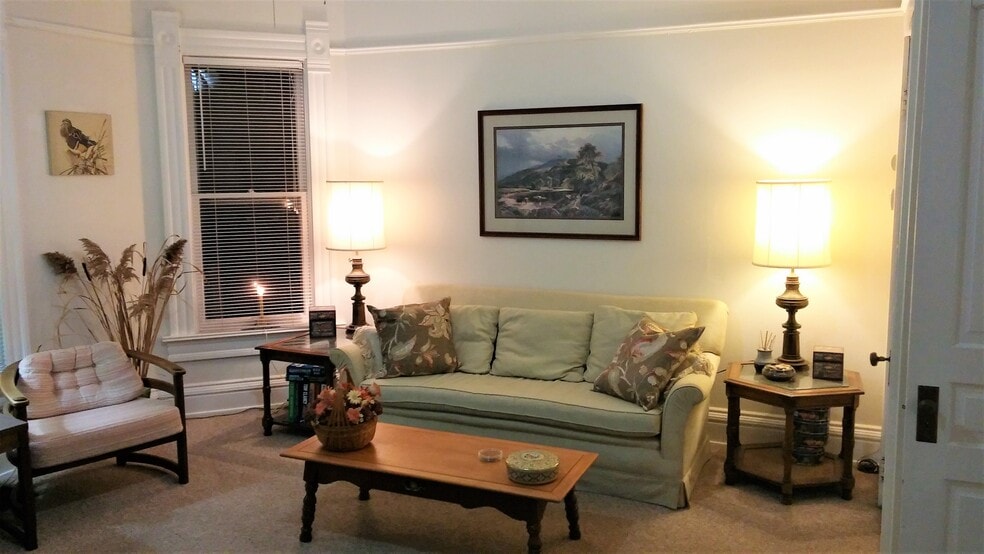 Building Photo - 18415 Hoffman Ave