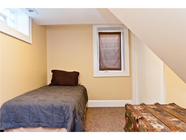 Building Photo - 2219 Cole Ave SE