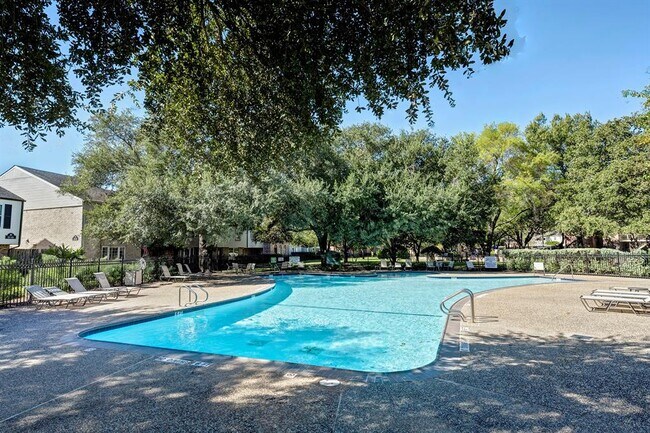 Building Photo - 13012 Trail Hollow Dr