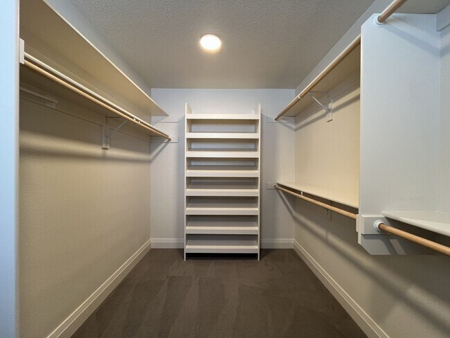 Building Photo - Elegant South Cooper Mountain Home with 4 Bedrooms, Bonus Room, Main-Level Suite & Designer Finishes