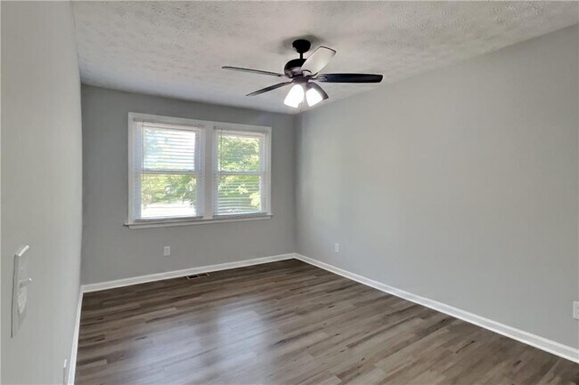 Building Photo - 524 Meadowfield Ct