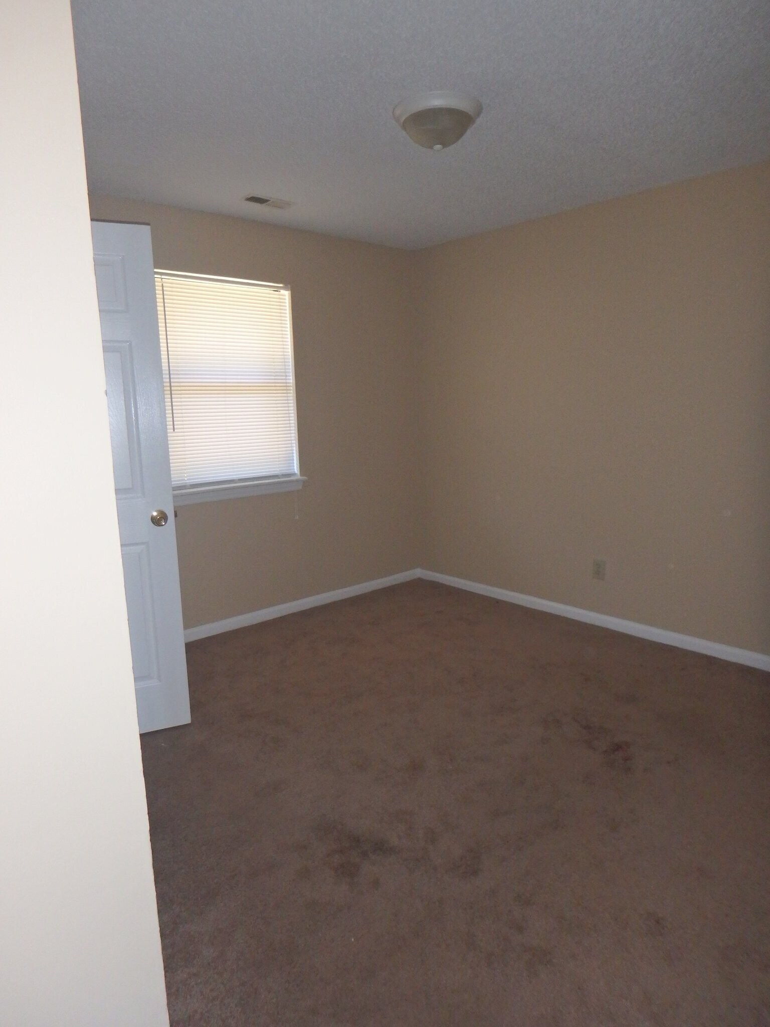 Building Photo - 704 Patton Cir