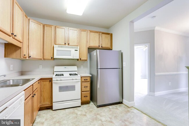 Building Photo - 2111 Ganton Green