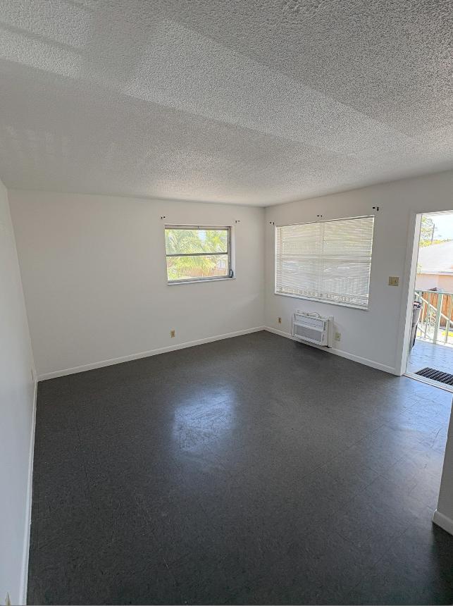 Building Photo - 1406 Barton Rd