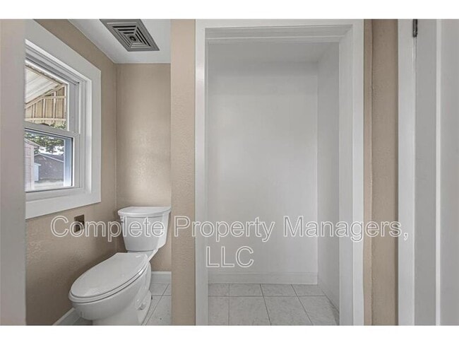 Building Photo - 405 Columbus Ave