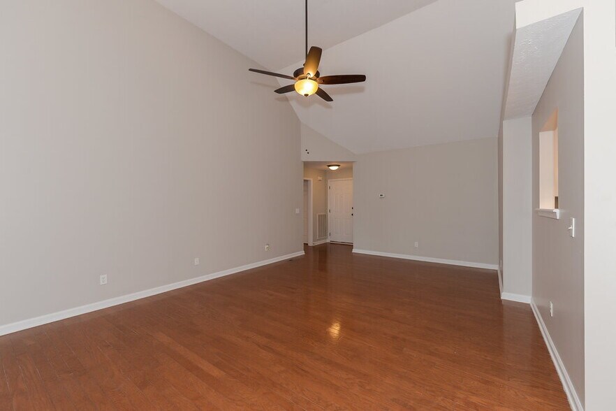 Building Photo - 504 Parrish Way