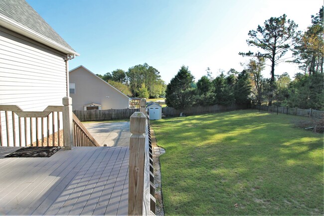 Building Photo - Beautiful 4 Bedroom Home in Sneads Ferry w...