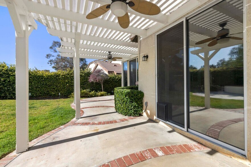 Building Photo - 27815 Sunflower Ct