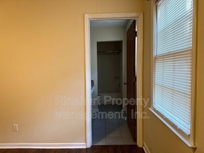 Building Photo - 290 Ratterree Cir