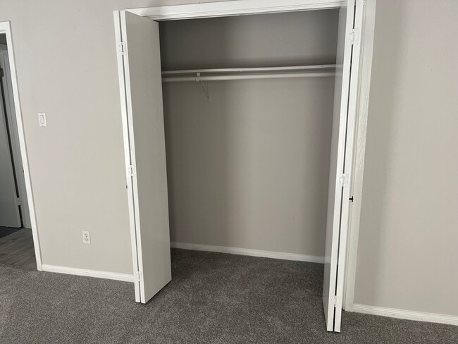 Building Photo - 2434 Long Reach Dr