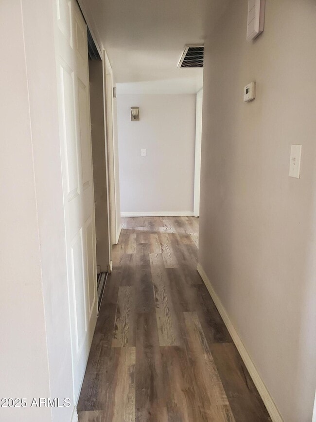 Building Photo - 1511 E Desert Dr