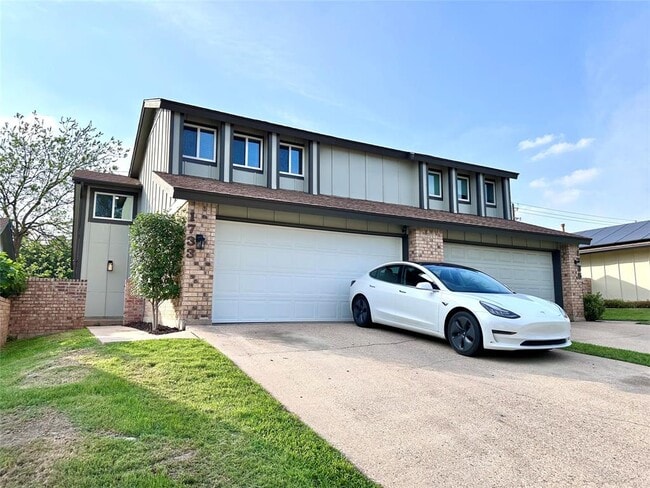 Building Photo - 1733 Harliquin Run