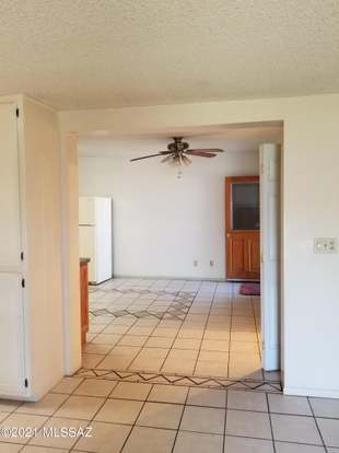 Building Photo - 1021 W Edgewater Dr