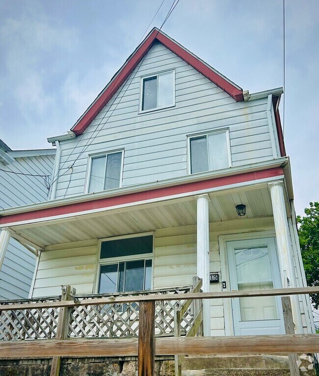 Building Photo - 3 Bedroom, Pet Friendly Home l NorthSide