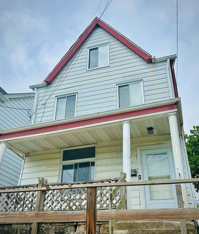 Building Photo - Now Leasing: Beautiful 3-Bedroom Home l Ri...