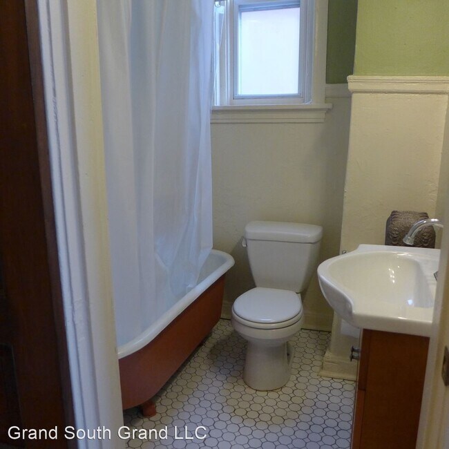 Building Photo - 4917 McPherson Ave