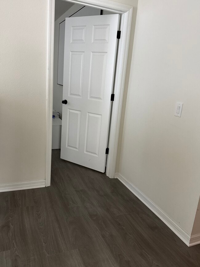 Building Photo - 12616 Salomon Cove Dr