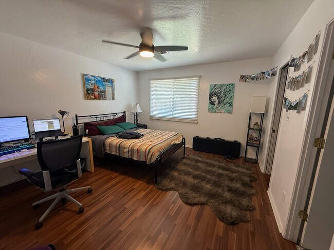Building Photo - 2361 E Riviera Dr