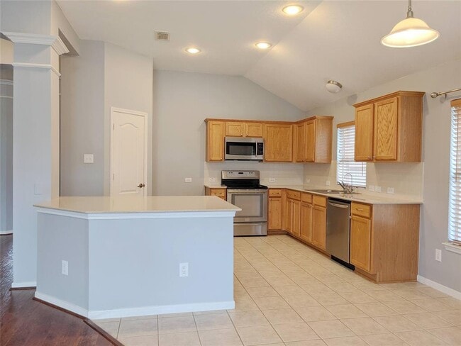 Building Photo - 2606 Sandal Walk