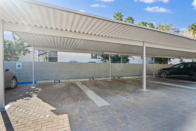 Building Photo - 1950 S Palm Canyon Dr