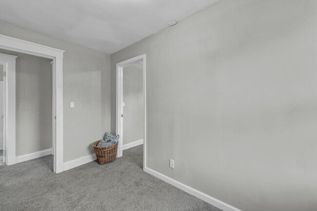 Building Photo - 2110 S Sterling Ave