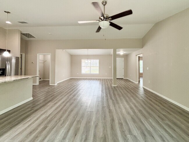 Building Photo - 9892 SW 189th Cir