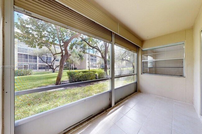 Building Photo - 1251 SW 125th Ave
