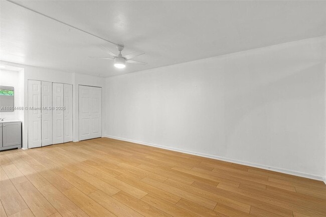 Building Photo - 15007 Coconut Ct