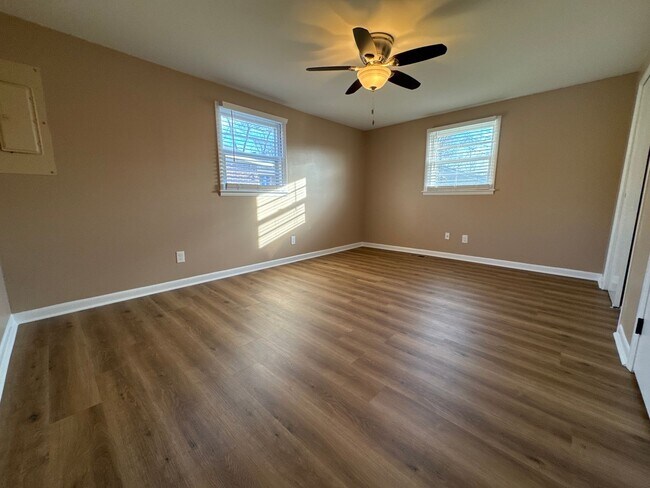 Building Photo - Charming 3BR Near MTSU & Downtown Murfreesboro