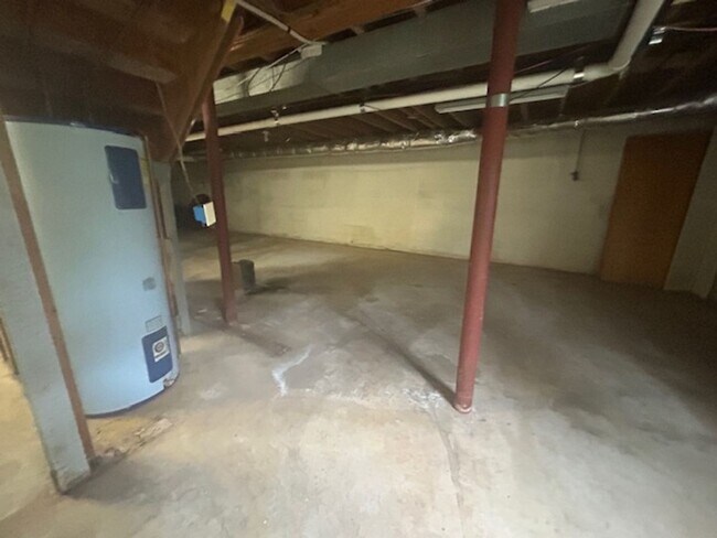 Building Photo - 10 Bevlyn Dr