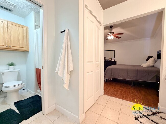 Building Photo - Charming 3BR Home in Mary Esther Near Hurlburt Field!