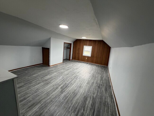 Building Photo - 214 McKinley