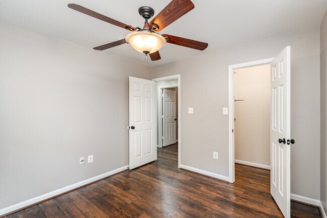 Building Photo - Charming One-Level Home in Quiet Cul-de-Sac – Available for Rent!