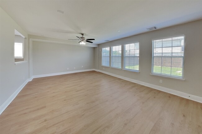 Building Photo - 29402 Legends Hill Dr