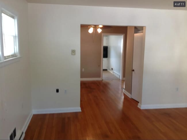 Building Photo - 111 E Monmouth St